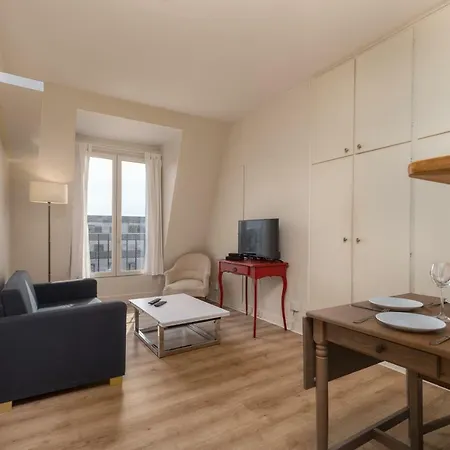 Tour Eiffel Motte Picquet Apartment